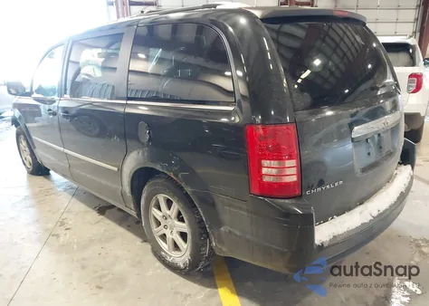 2010 Chrysler Town & Country Touring Plus из США, поврежденный, VIN 2A4RR8D11AR381051